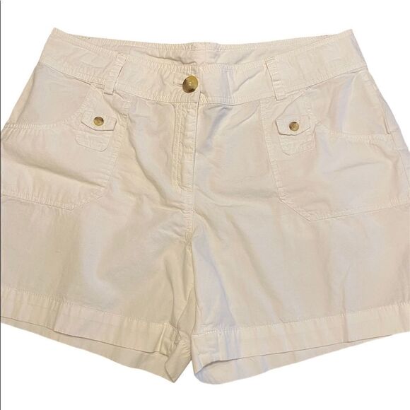Van Heusen Woman’s White Short - Picture 1 of 6